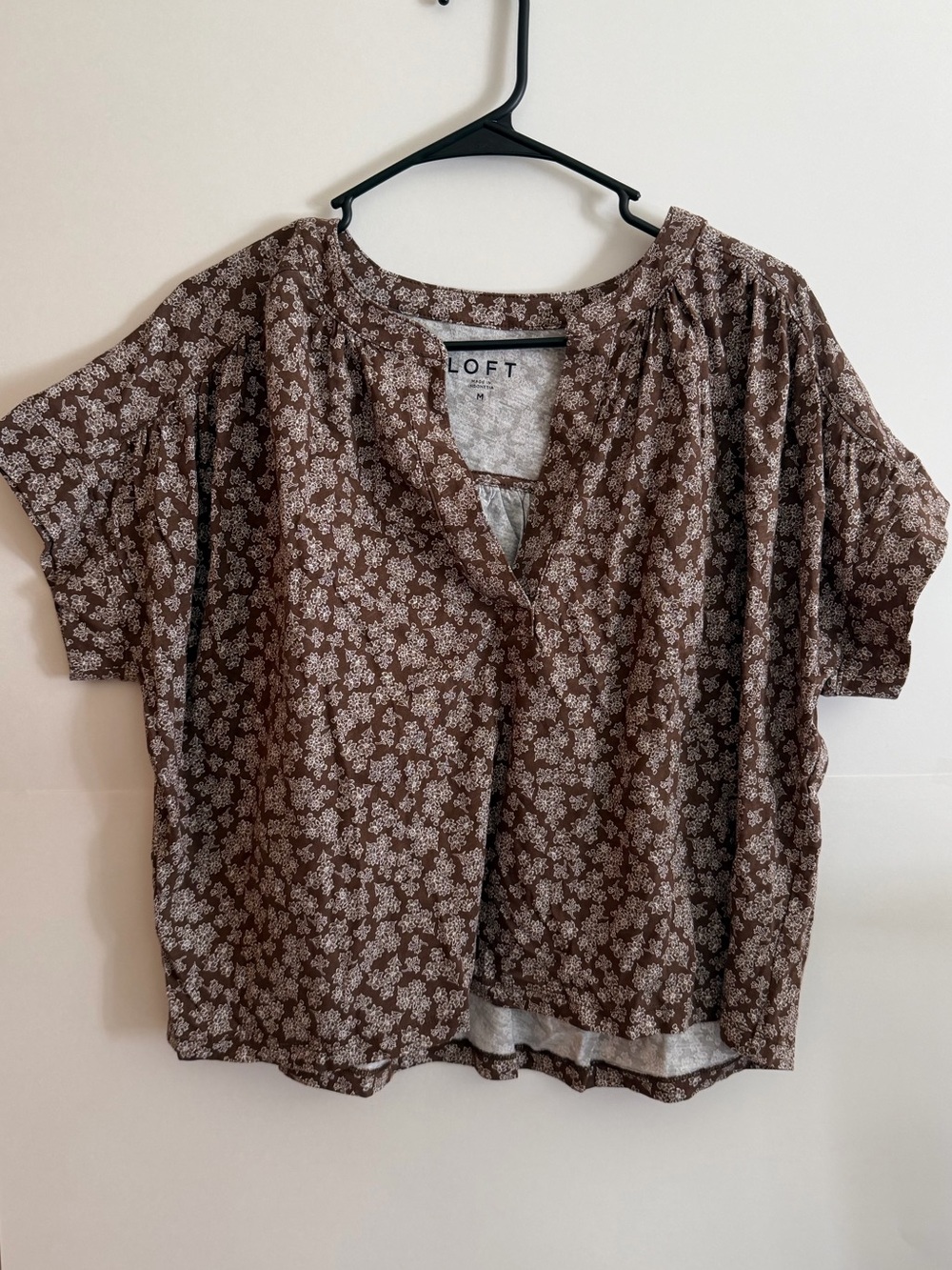 LOFT Brown Floral Flutter Sleeve Top